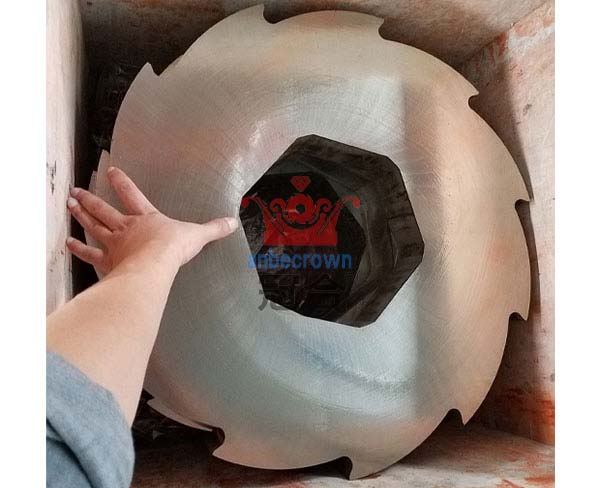 垃圾撕碎機(jī)生產(chǎn)中的安全防護(hù)出了問題怎么辦？